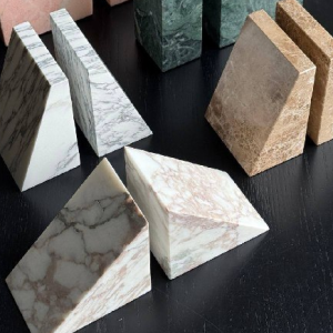 جزئیات فرم هندسی نگهدارنده کتاب Keep